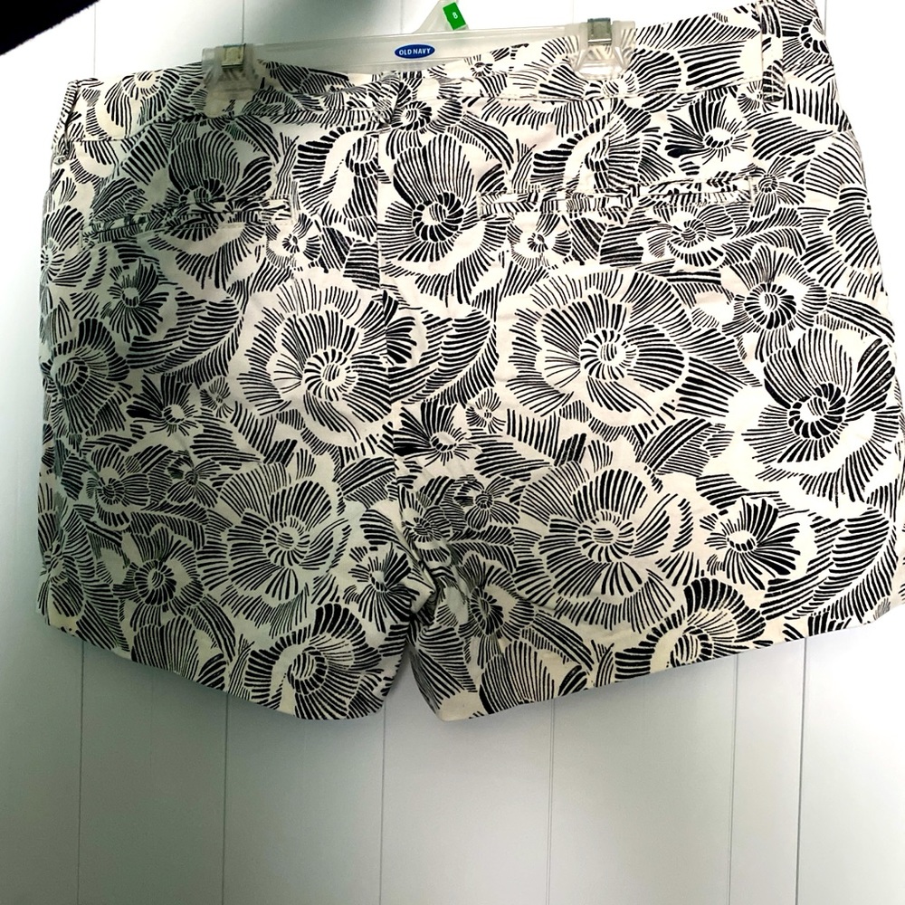Old Navy Floral Print Fabric Shorts Women’s 12